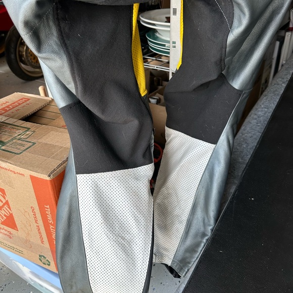 Daniese Leather Motorcycle Racing Suit - Picture 5 of 5